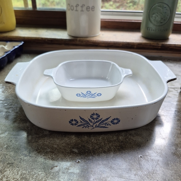 2pc. Vintage Corningware Cornflower Blue White Baking Dish Set - Picture 1 of 8